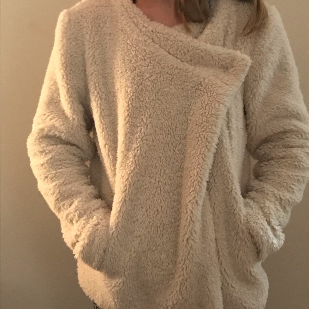 BB DAKOTA fluffy jacket
